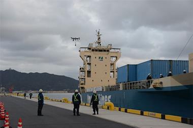During the automated mooring procedure, an automated airborne drone carried the line to the pier. MOL expects this procedure to become an alternative approach to mooring operations in the future.