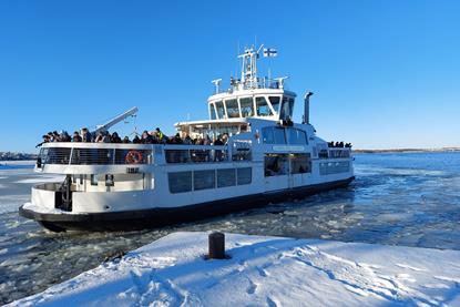 The photo shows the Suomenlinna II on the water