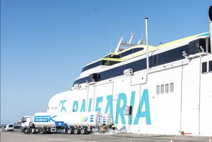 A Baleària vessel taking on board bioLNG