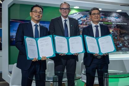 (l-r) Chang Kwang-pil, senior EVP, HD Korea Shipbuilding & Offshore Engineering; Andy McKeran, CCO, LR; Rye Hong-Ryul, EVP and CTO, HD HHI