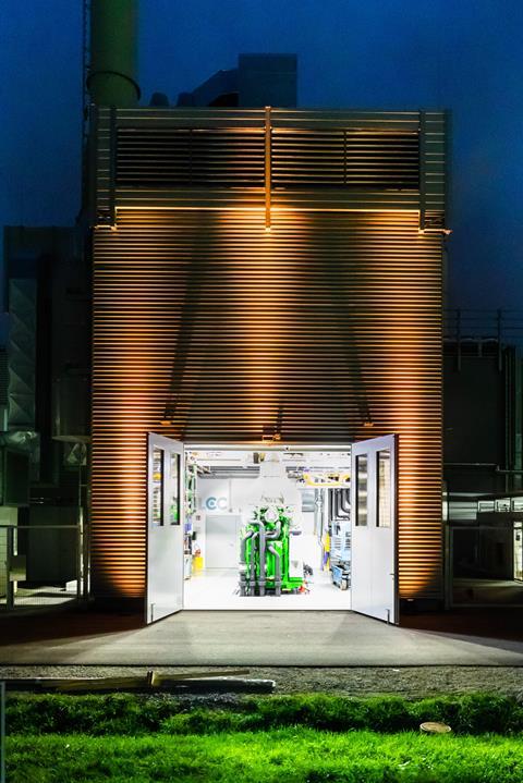 LEC expanded its research infrastructure at the Graz University of Technology campus to focus on the research of ammonia combustion in large-bore engines in 2022
