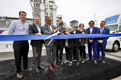 Representatives from the Port of Long Beach, Toyota and FuelCell Energy officially open the Tri-gen system