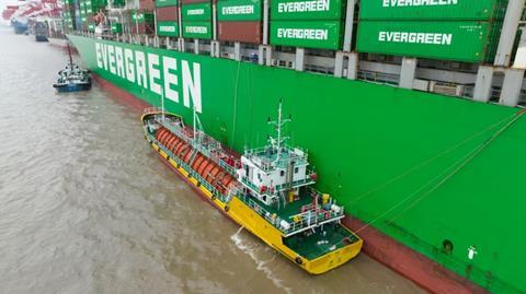 Ship-to-ship transfer of liquefied CO2 at Shanghai