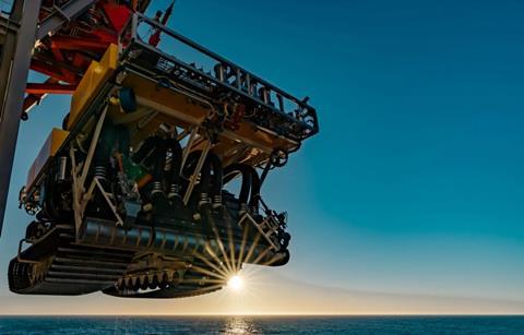 The underwater crawler