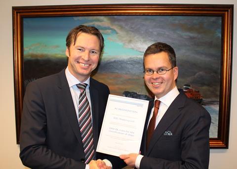 Knut Ørbeck-Nilssen, CEO of DNV GL Maritime (left) with Mikki Koskinen, managing director of ESL Shipping