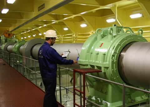 Alignment measurement of a propeller shaft using Wärtsilä's gyro laser technology