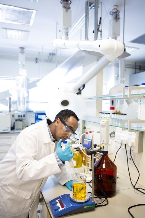 Shell will analyse around 18,000 cylinder drain oil samples in 2016v