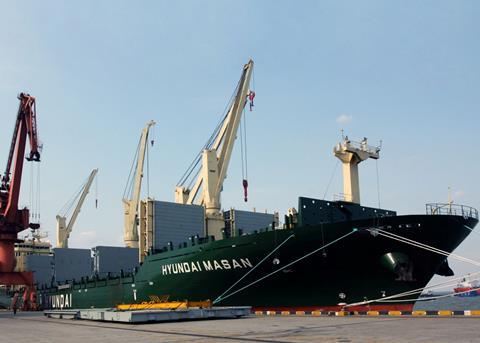 Rickmers-owned ‘Hyundai Masan’ loading in Shanghai for her maiden voyage