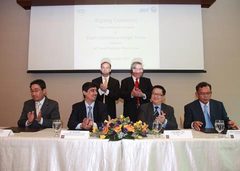 Signing the contract on behalf of Dyrdocks World Dubai was Ali Bin Towaih, vice president, business development, administration and strategies, with Hor Weng Yew, president and CEO of AET