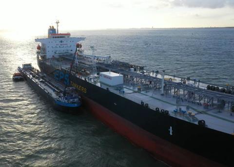 The successful bunkering of M/T ‘Pacific Beryl’ Photo: EPS