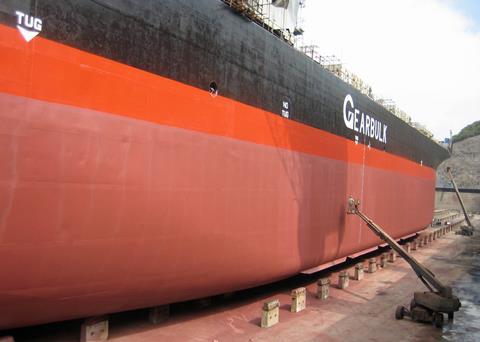 Jotun’s HPS system is based on the use of SeaQuantum X200 antifouling