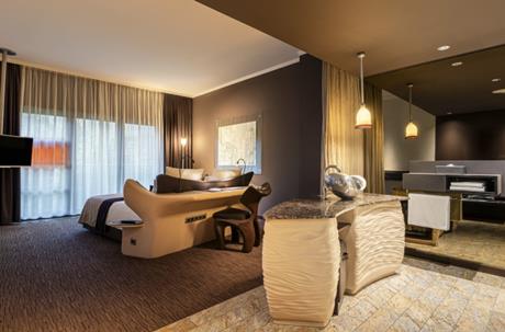 east_Hotel_Zimmer_Room_03_09d7474652a31bd67a487b2